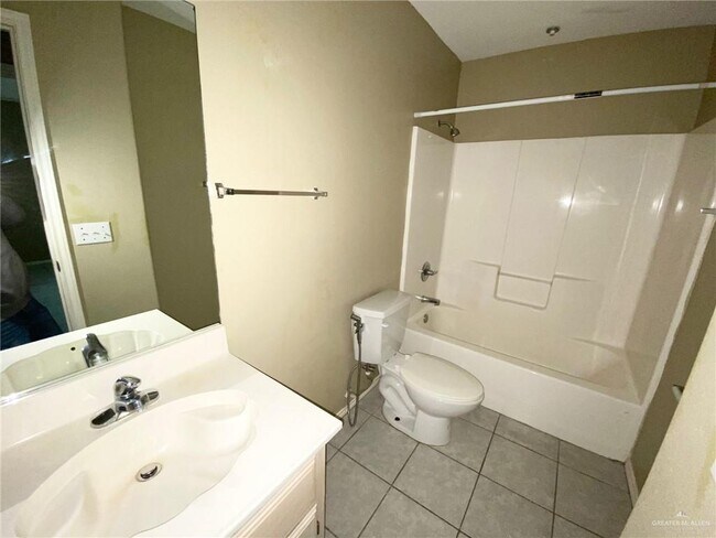 Building Photo - 4307 W La Guardia Ln