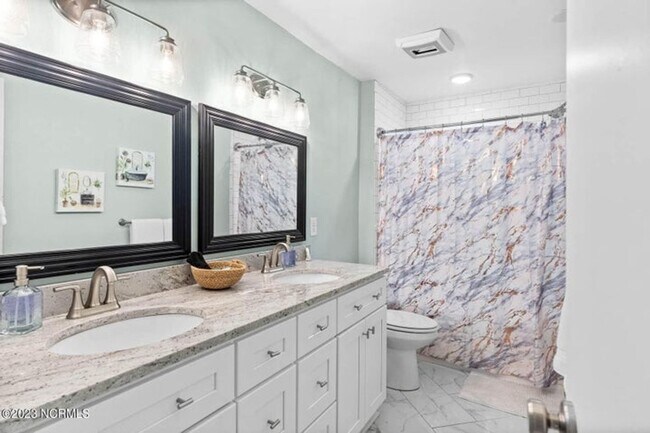 Building Photo - Fully Furnished Single Family Home - Long ...