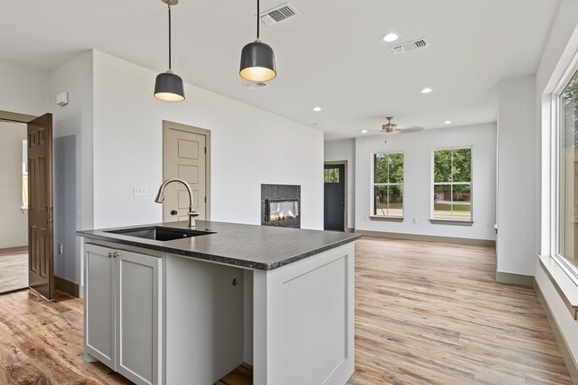 Building Photo - 5812 Cooks Ln