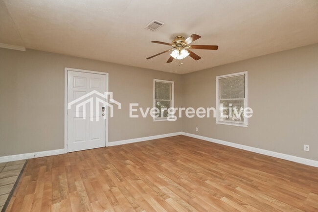 Building Photo - 224 Thomason St