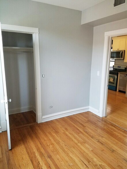 UPDATED COLOR - 5202 N Clark St