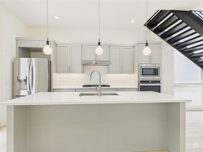 Building Photo - 3306 Cantwell Ln