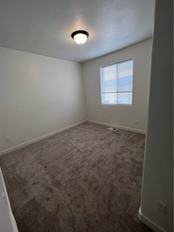 Building Photo - 539 S 890 W