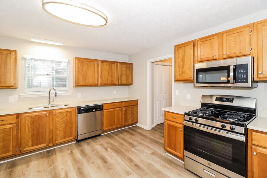 Building Photo - 2812 Country Farms Ct