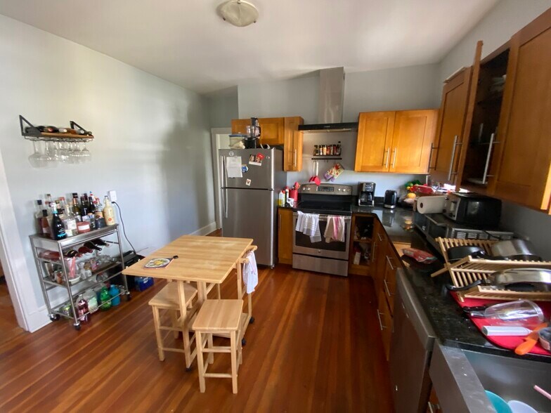 Building Photo - 41 Belknap St