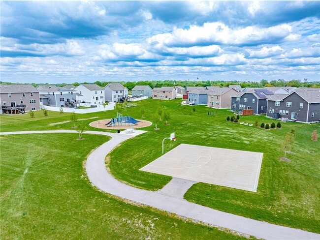 Building Photo - 717 Winterberry Ln