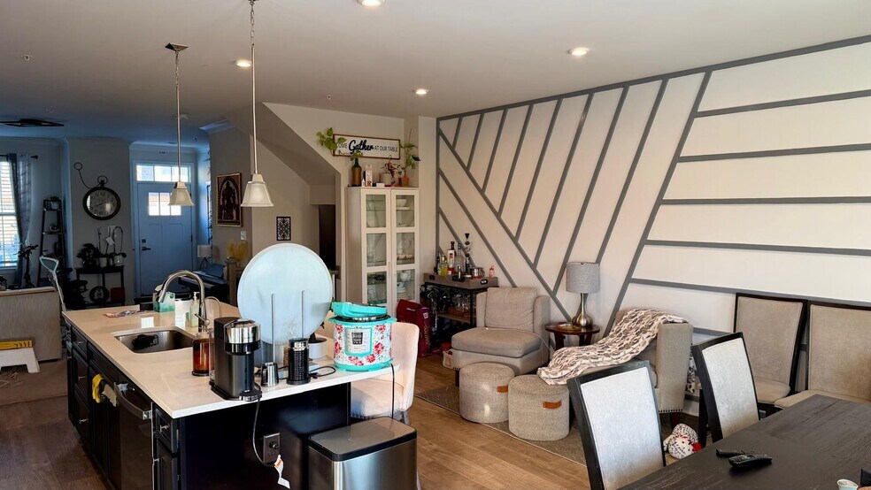 Building Photo - 6032 Goshawk St