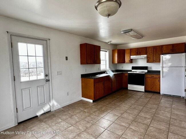 Building Photo - 376 NY-32
