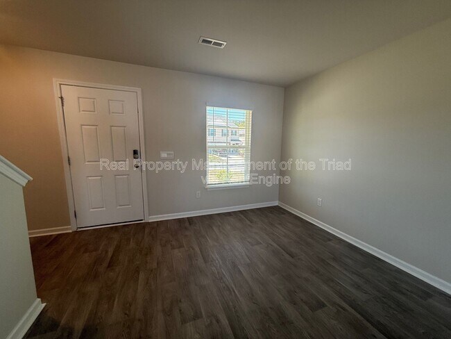 Building Photo - 5277 Ironwood Dr