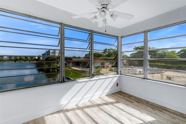 Building Photo - 285 NE 191st St