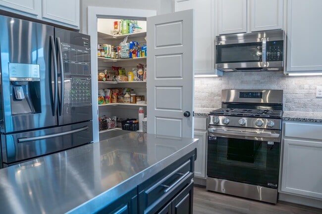 Building Photo - 6814 57th St