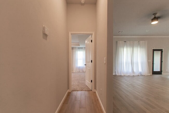 Building Photo - Modern 3-Bed, 2-Bath Home in Deer Creek School District!