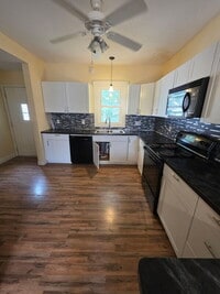 Building Photo - 1292 30th St NE