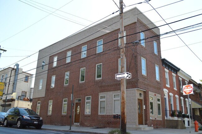 Building Photo - 2200 St Albans St