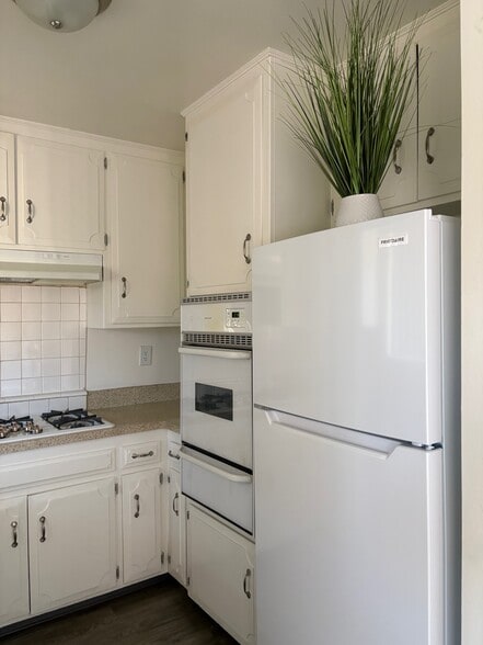 Building Photo - Executive Park Apartments