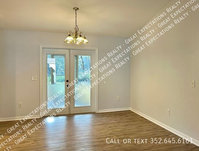 Building Photo - 4 Locust Run