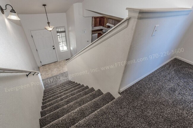 Building Photo - Beautiful 4 Bedroom in Windsor East!