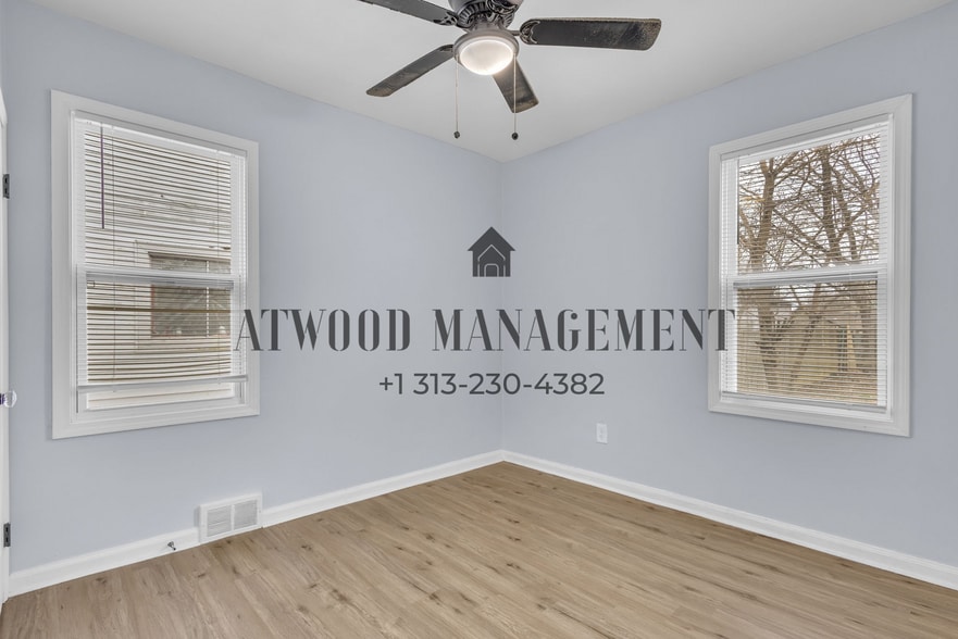 Building Photo - This beautifully updated 3-bedroom, 1-bath single-family home is ready for move-in!