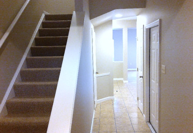 Building Photo - 3-bedroom, 2.5-bathroom Townhome