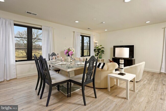 Building Photo - 23443 Dover Rd