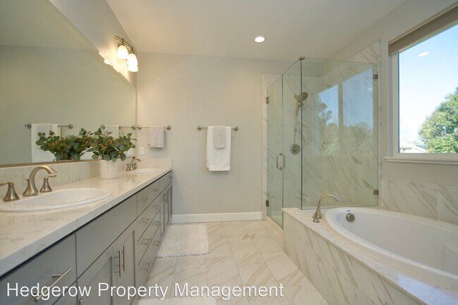 Building Photo - 4 br, 3 bath House - 2071 Morlan Drive