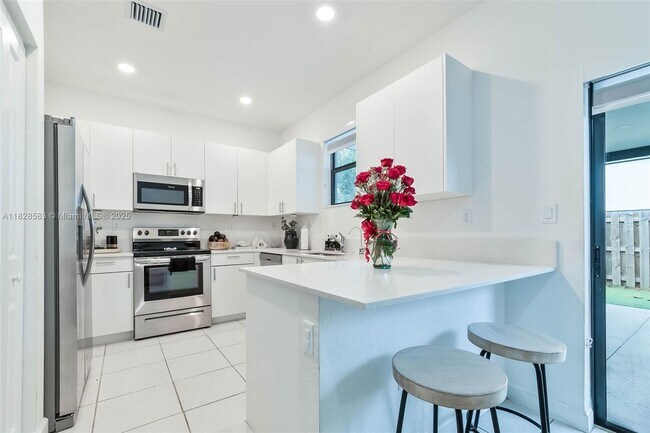 Building Photo - 28568 SW 134th Ave