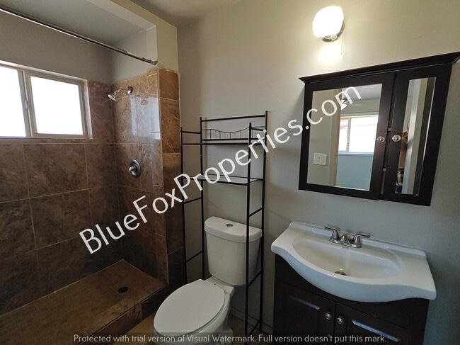 Building Photo - 5952 E 25th St