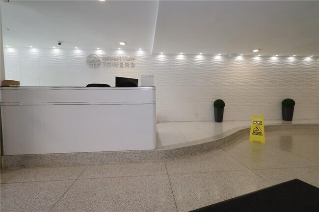 Building Photo - 50 Brighton 1st Rd