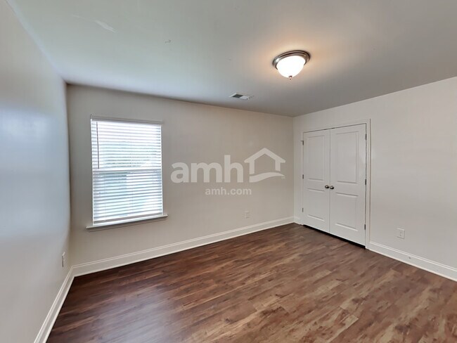 Building Photo - 113 Rivulet Dr