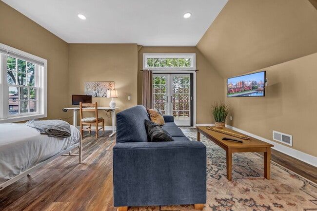 Building Photo - Furnished 1-Bedroom Upper Apartment on Main St