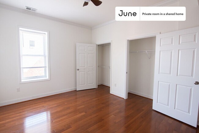 Building Photo - 1337 Girard St NW