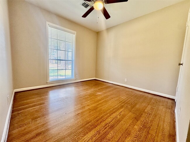 Building Photo - 1810 Mill Creek Dr