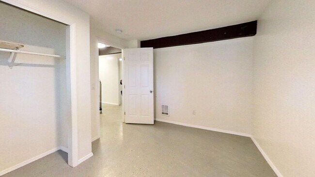 Building Photo - Large Home with Spiral Staircase in York Neighborhood!