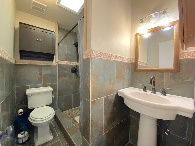 Building Photo - West El Paso 4 bed refrig A/C Home