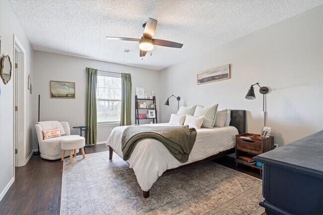 Building Photo - 9 Jordan Ln