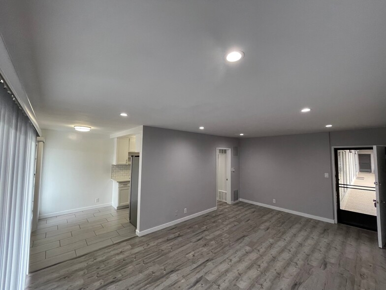 Building Photo - 3200 Cheviot Vista Pl