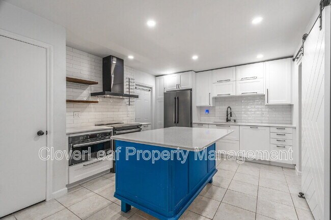Building Photo - 15410 Wood Sorrel