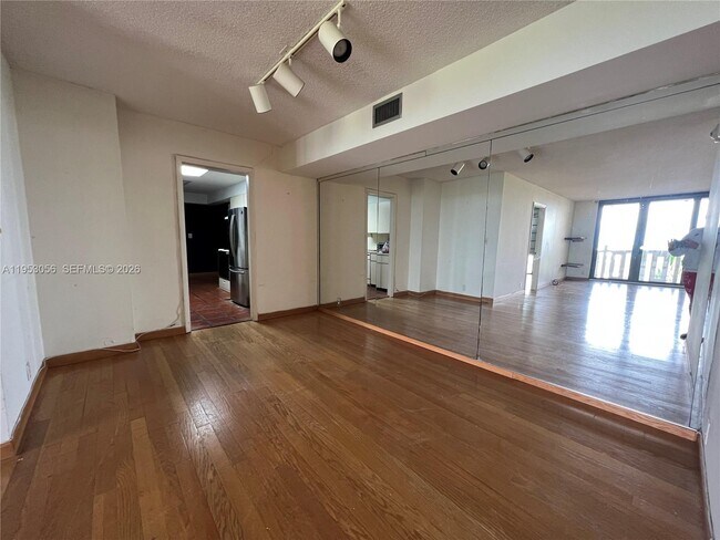 Building Photo - 1111 Crandon Blvd