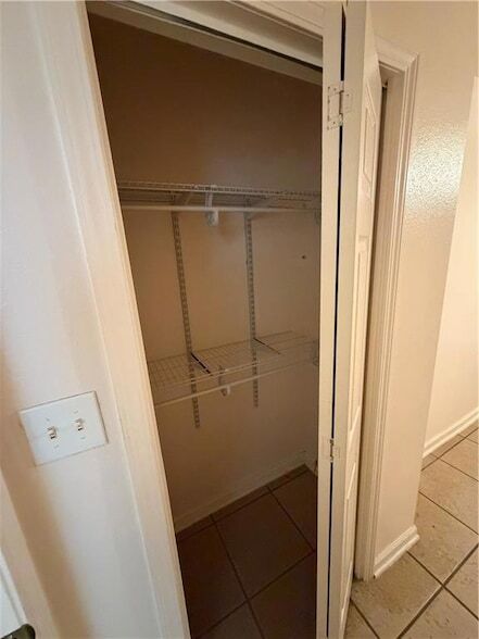 Building Photo - 3708 Shangri-La Dr