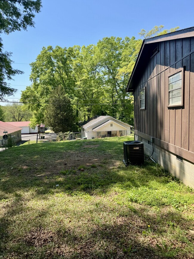 Building Photo - 2 Clervue Cir NE