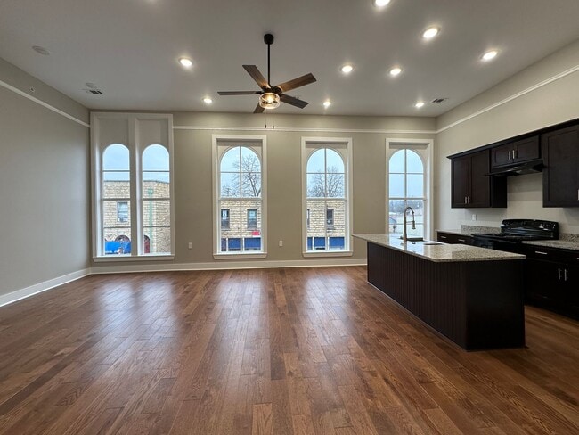 Building Photo - Top of the Line Apartments in Batesville