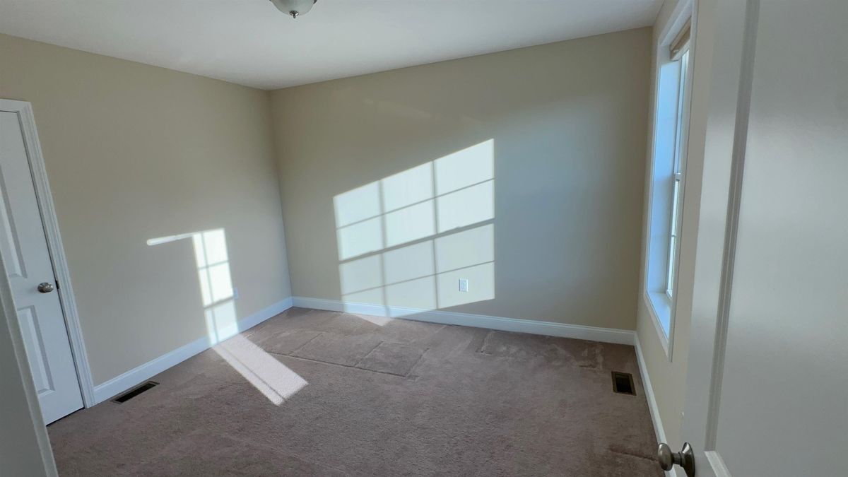 Building Photo - 37 Schwinn Dr