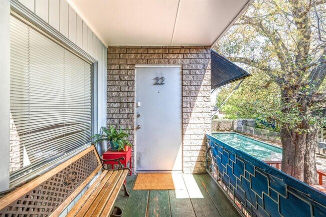 Primary Photo - 3271 Sul Ross St