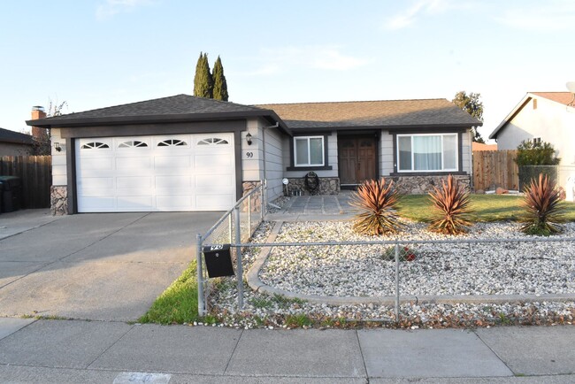 Building Photo - Nicely updated Laurel Creek home!