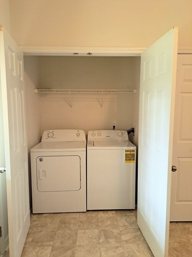 Building Photo - 310 Burley Dr