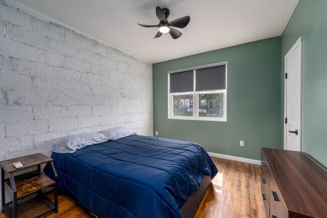Building Photo - 1055 Parksley Ave