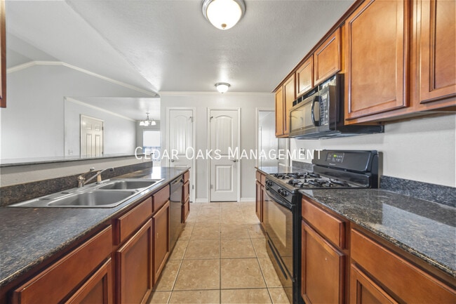 Building Photo - 1308 S C Ct