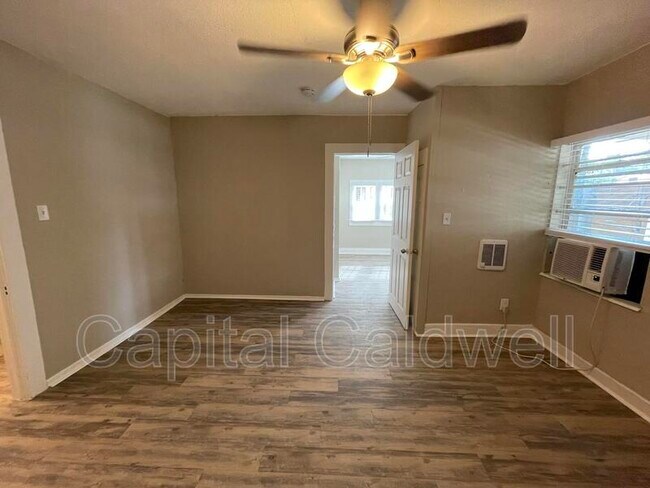 Building Photo - 1028 E 17th Ave