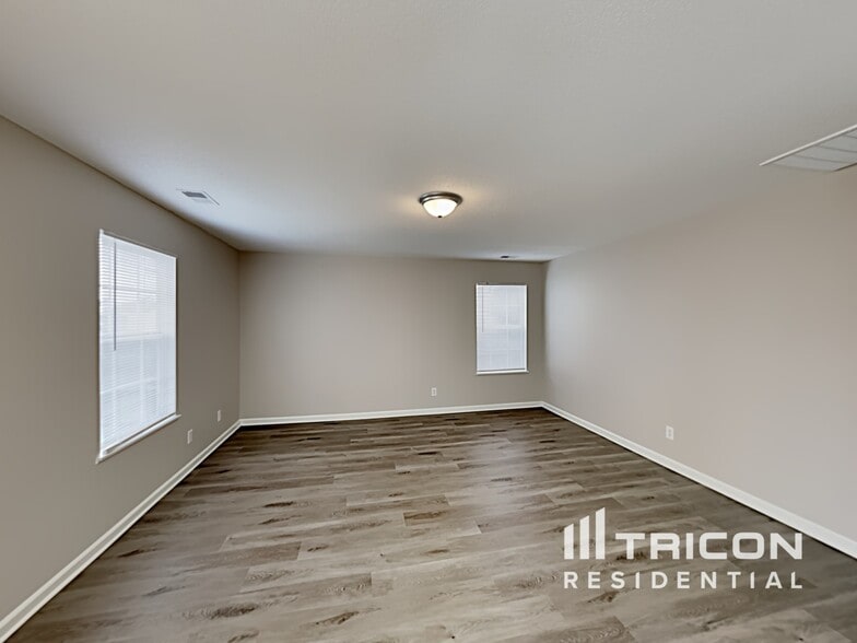 Building Photo - 415 Fox Trot Dr
