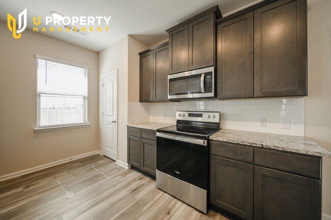 Building Photo - 1817 Dahlia Way